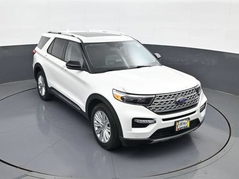 Used 2024 Ford Explorer Limited w/ Limited Technology Package AWD/4WD image 16