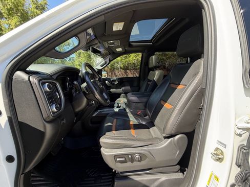 Used 2020 GMC Sierra 1500 AT4 w/ AT4 Premium Package image 4