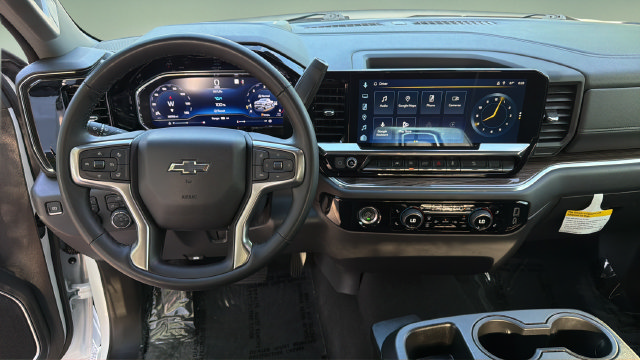 Used 2024 Chevrolet Silverado 1500 RST w/ Z71 Off-Road Package AWD/4WD image 10