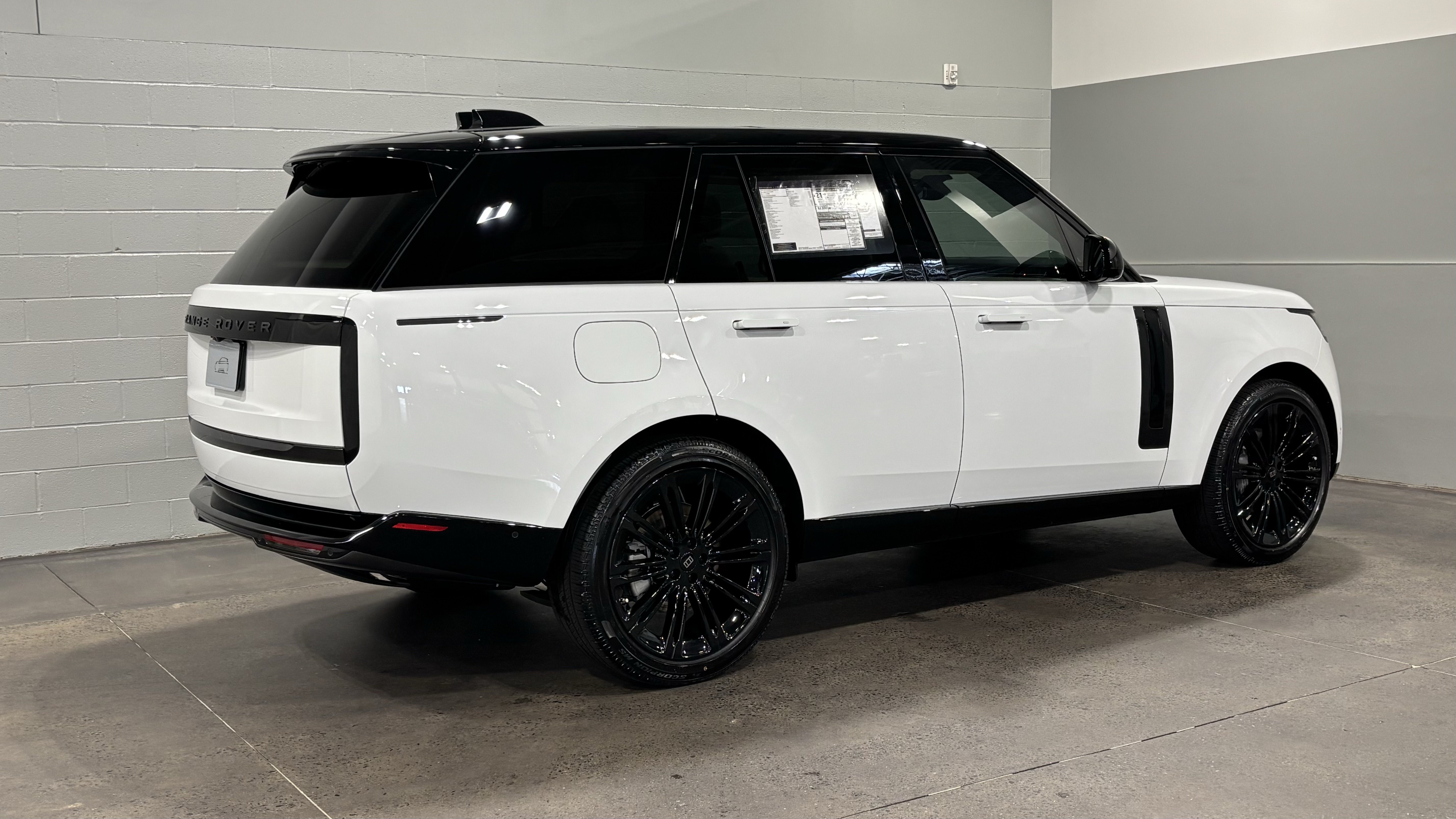 New 2027 Land Rover Range Rover SE AWD/4WD image 2