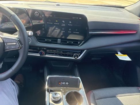 New 2026 Chevrolet Equinox RS w/ LPO, Floor Liner Package AWD/4WD image 39