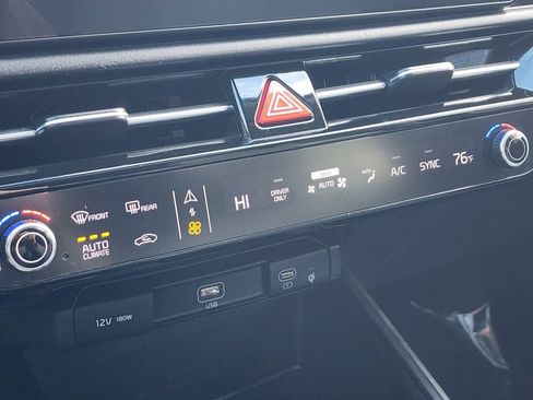 Used 2023 Kia Niro EX Touring image 22