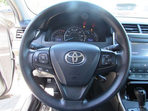 Used 2015 Toyota Camry LE FWD image 12