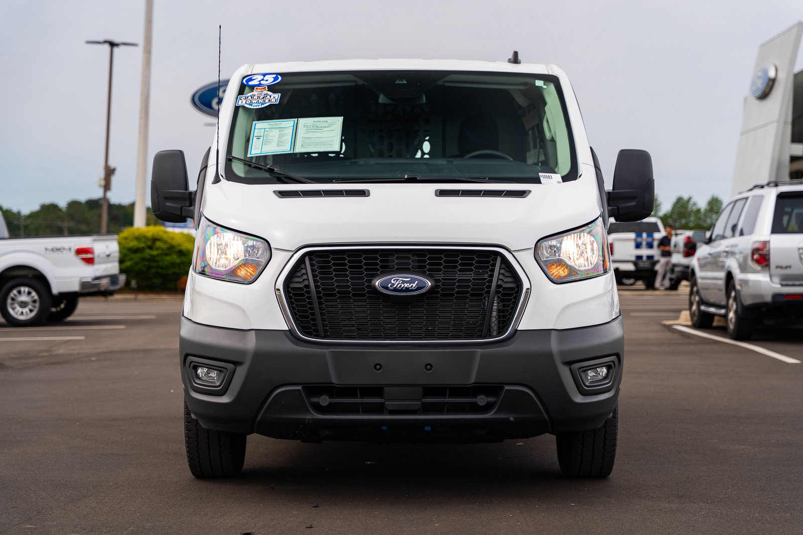 Used 2025 Ford Transit 250 Low Roof w/ Exterior Upgrade Package RWD image 2