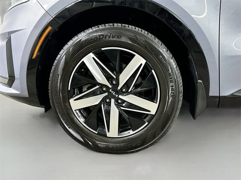 Used 2022 Kia Sorento S image 8