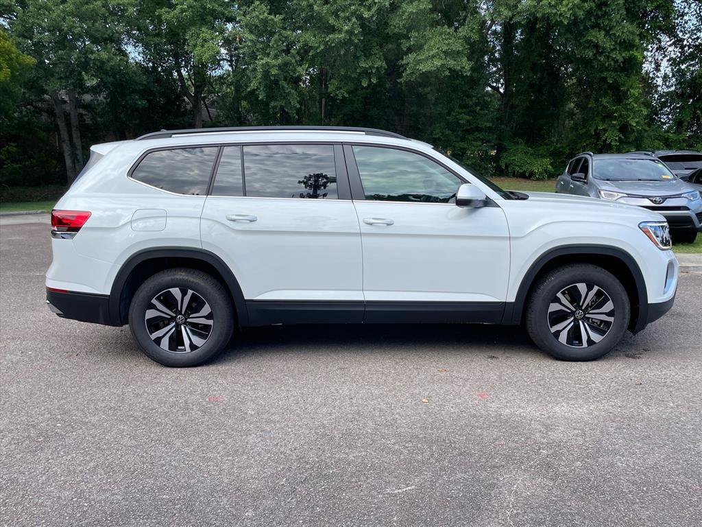New 2026 Volkswagen Atlas SE FWD image 2