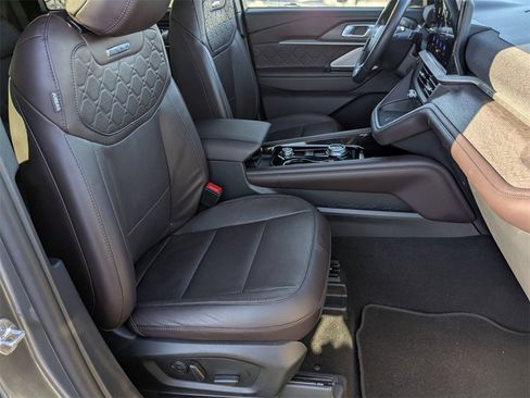 Used 2025 Ford Explorer Platinum w/ LUX Leather Package image 39