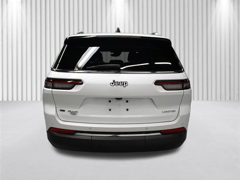 Certified 2022 Jeep Grand Cherokee L Limited AWD/4WD image 4