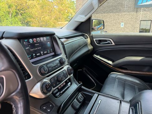 Used 2019 GMC Yukon Denali w/ Open Road Package AWD/4WD image 12