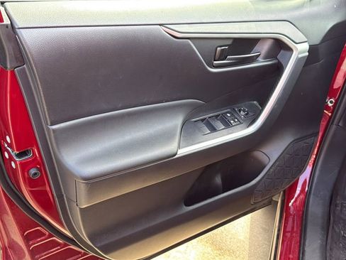 Used 2023 Toyota RAV4 LE FWD image 5