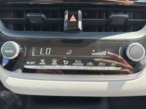 Used 2023 Toyota Corolla LE FWD image 29