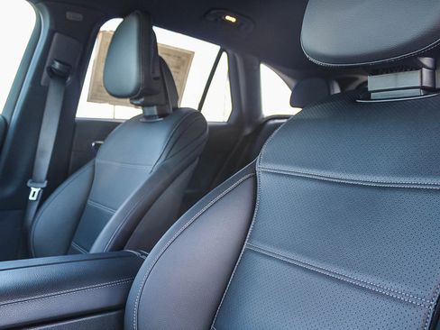 Used 2025 Mercedes-Benz GLC 300 image 20