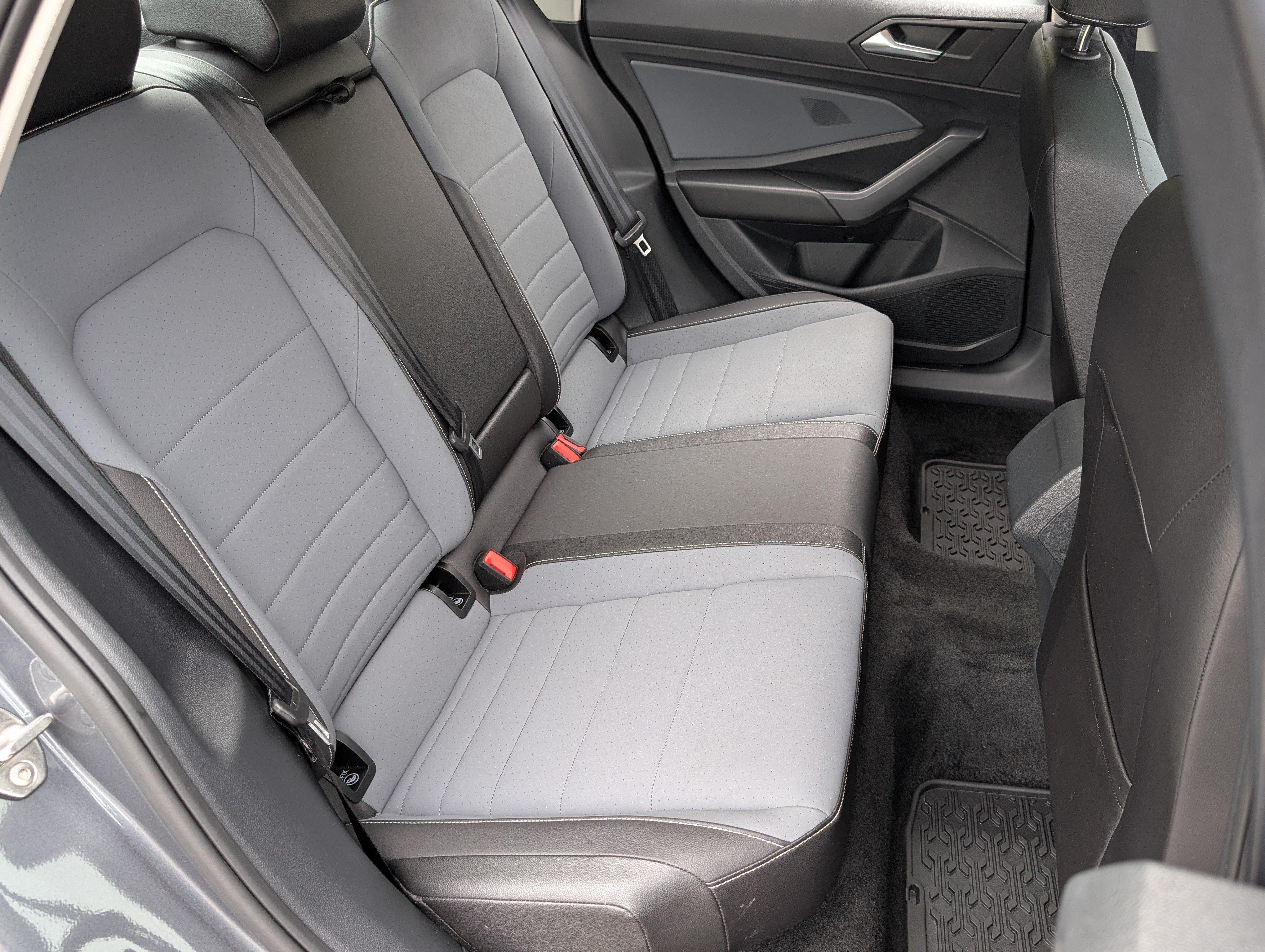 Used 2025 Volkswagen Jetta SE w/ Sunroof Package FWD image 20