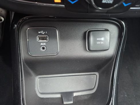 Used 2019 Jeep Compass Latitude FWD image 41