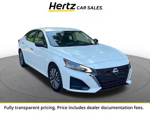 Used 2025 Nissan Altima 2.5 SV FWD image 1