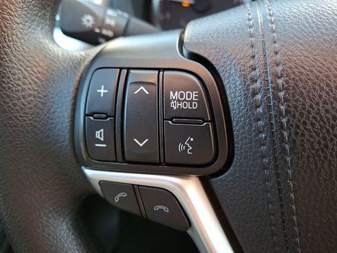 Used 2019 Toyota Highlander LE image 22