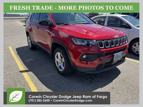 Used 2023 Jeep Compass Latitude AWD/4WD image 1