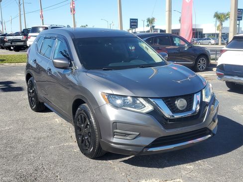 Certified 2020 Nissan Rogue S image 3