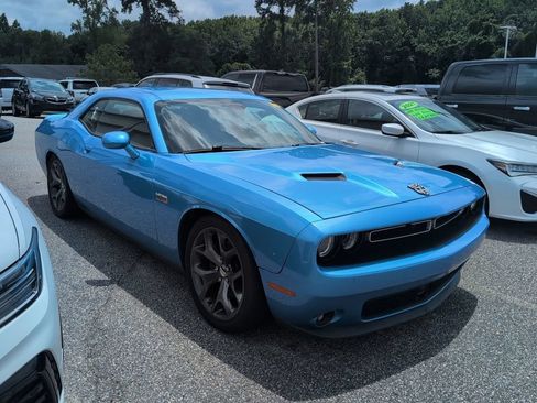 Used 2015 Dodge Challenger R/T Plus RWD image 1