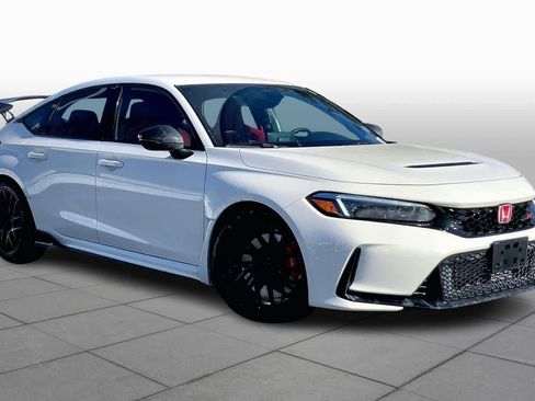 Used 2024 Honda Civic Type R image 2