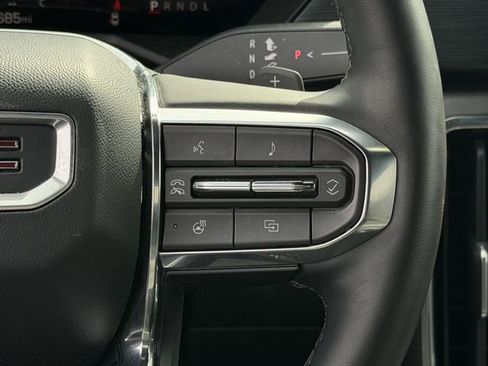 Used 2025 GMC Acadia Elevation image 15