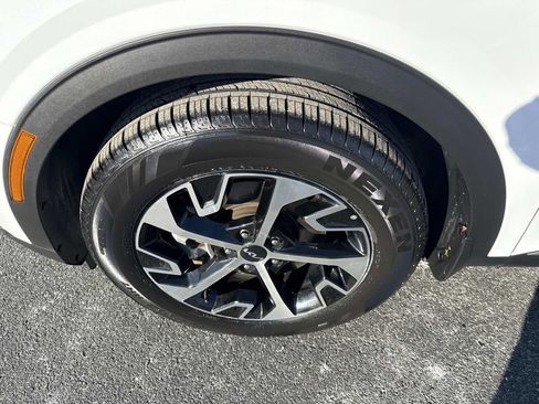 Used 2023 Kia Sportage EX image 11