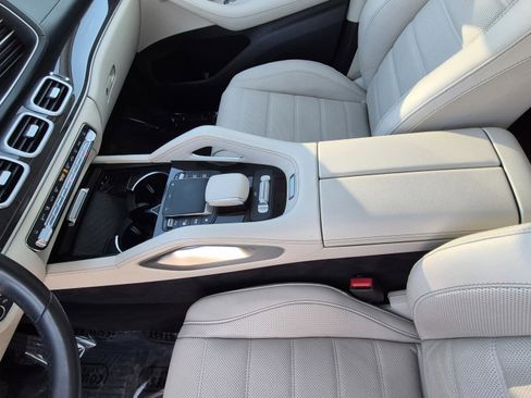Used 2021 Mercedes-Benz GLS 450 4MATIC image 23