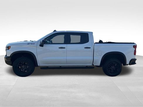 Used 2023 Chevrolet Silverado 1500 ZR2 w/ Technology Package AWD/4WD image 2