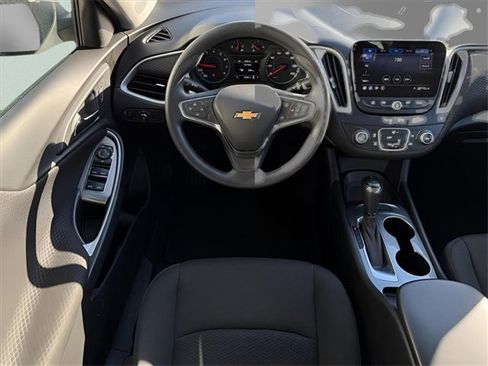 Used 2020 Chevrolet Malibu LS image 9