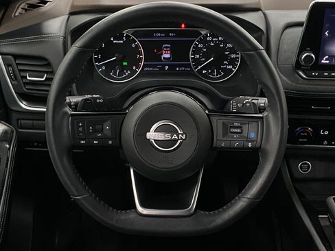 Used 2023 Nissan Rogue SV w/ SV Premium B Package AWD/4WD image 16