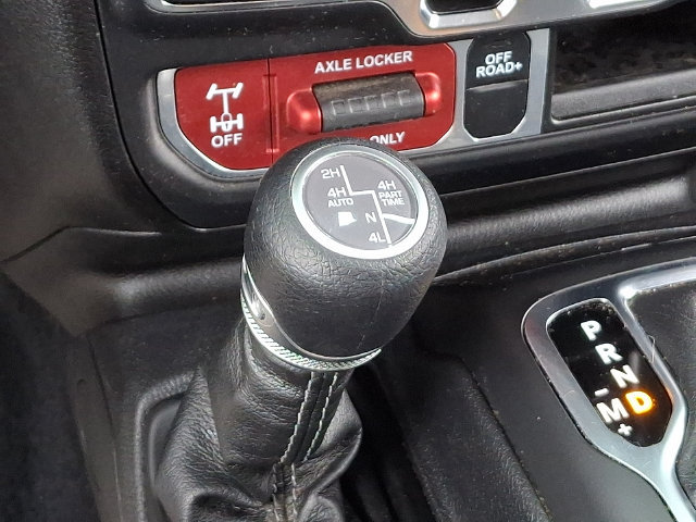 Used 2024 Jeep Wrangler Unlimited AWD/4WD image 17