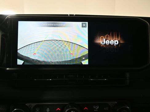 Used 2024 Jeep Wrangler Unlimited Rubicon w/ Dual Top Group AWD/4WD image 30
