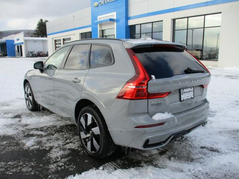 Certified 2024 Volvo XC60 T8 Plus w/ Protection Package Premier image 7