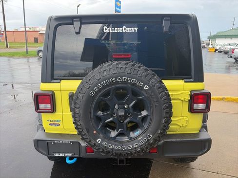 Used 2023 Jeep Wrangler Unlimited w/ Cold Weather Group AWD/4WD image 8