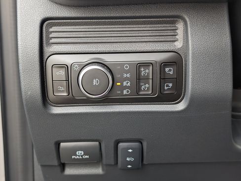 New 2026 Ford F250 Platinum w/ Tremor Off-Road Package image 22