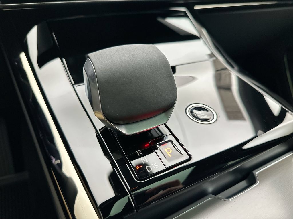 New 2027 Land Rover Range Rover Sport SE AWD/4WD image 12