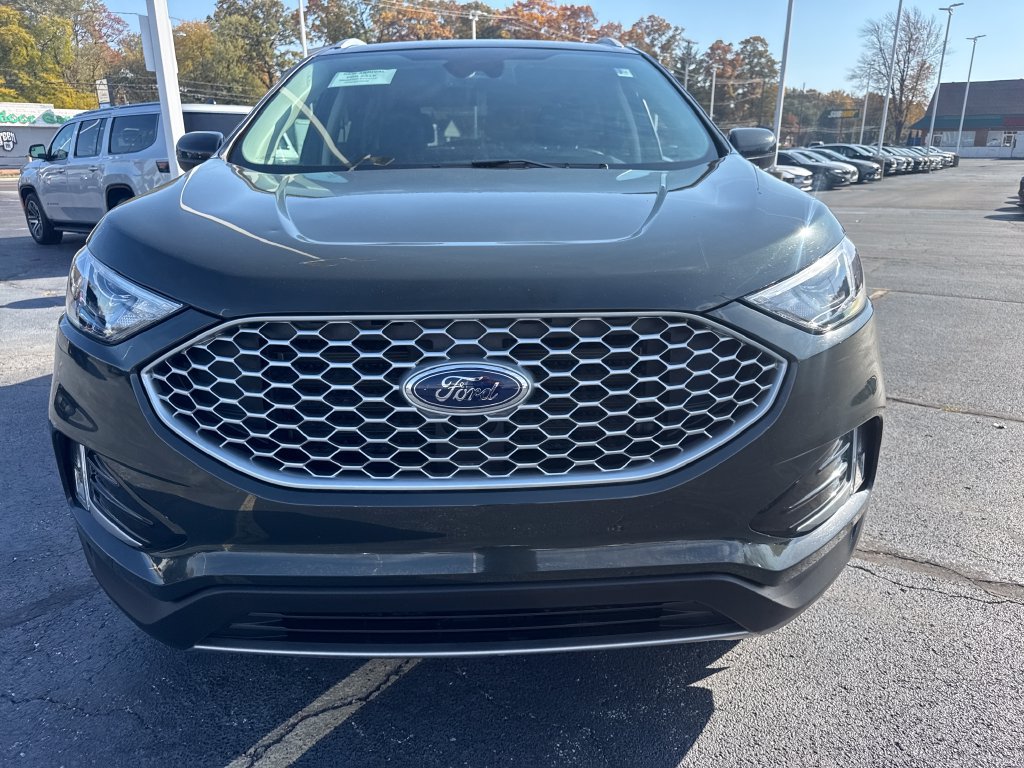 Used 2024 Ford Edge SEL w/ Convenience Package AWD/4WD image 3
