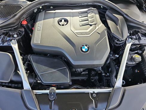 Used 2023 BMW 530i w/ Premium Package image 31