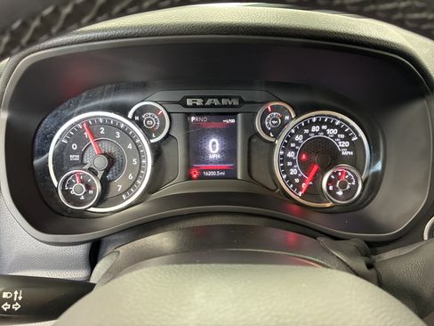 Used 2025 RAM 2500 4x4 Crew Cab image 26