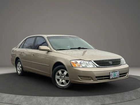 Used 2000 Toyota Avalon XL image 3