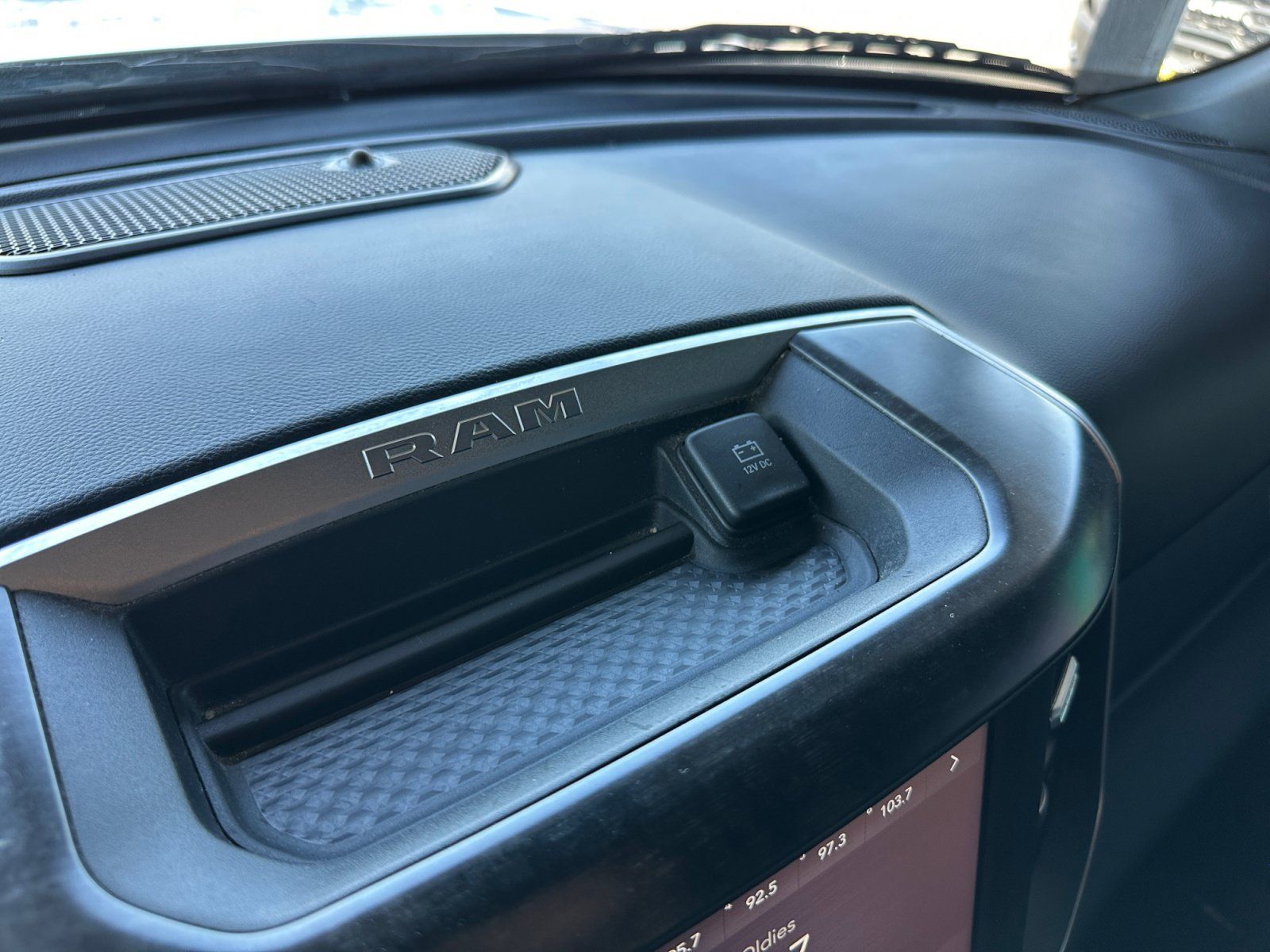 Used 2020 RAM 1500 2WD Crew Cab image 31