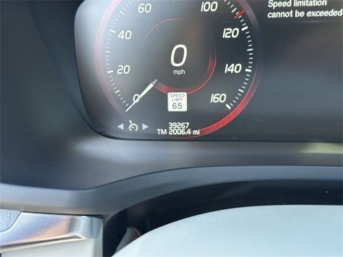 Used 2021 Volvo V60 T5 Cross Country w/ Climate Package image 15