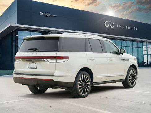 Used 2024 Lincoln Navigator Black Label AWD/4WD image 4