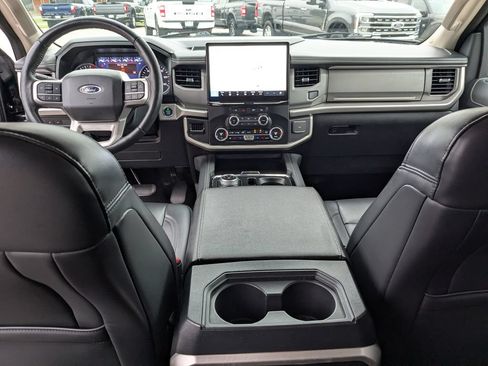 Used 2024 Ford Expedition Max XLT AWD/4WD image 10
