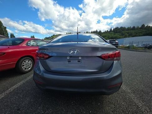 Used 2019 Hyundai Accent SE FWD image 3