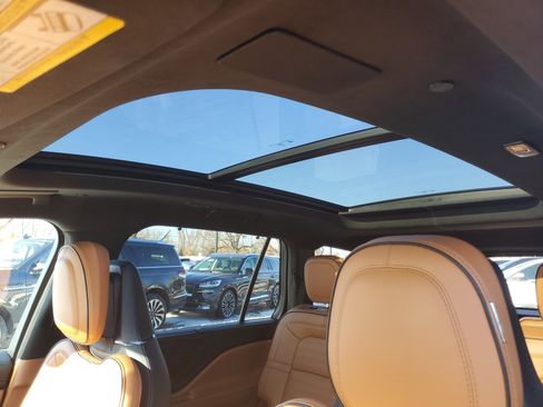 Certified 2023 Lincoln Aviator Black Label w/ Dynamic Handling Package image 11