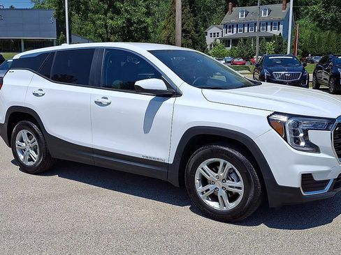 Certified 2023 GMC Terrain SLE FWD image 2