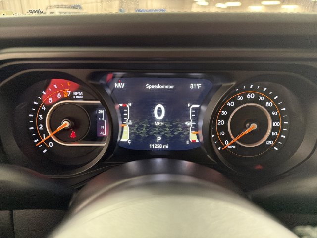Used 2025 Jeep Gladiator Rubicon w/ Convenience Group AWD/4WD image 15