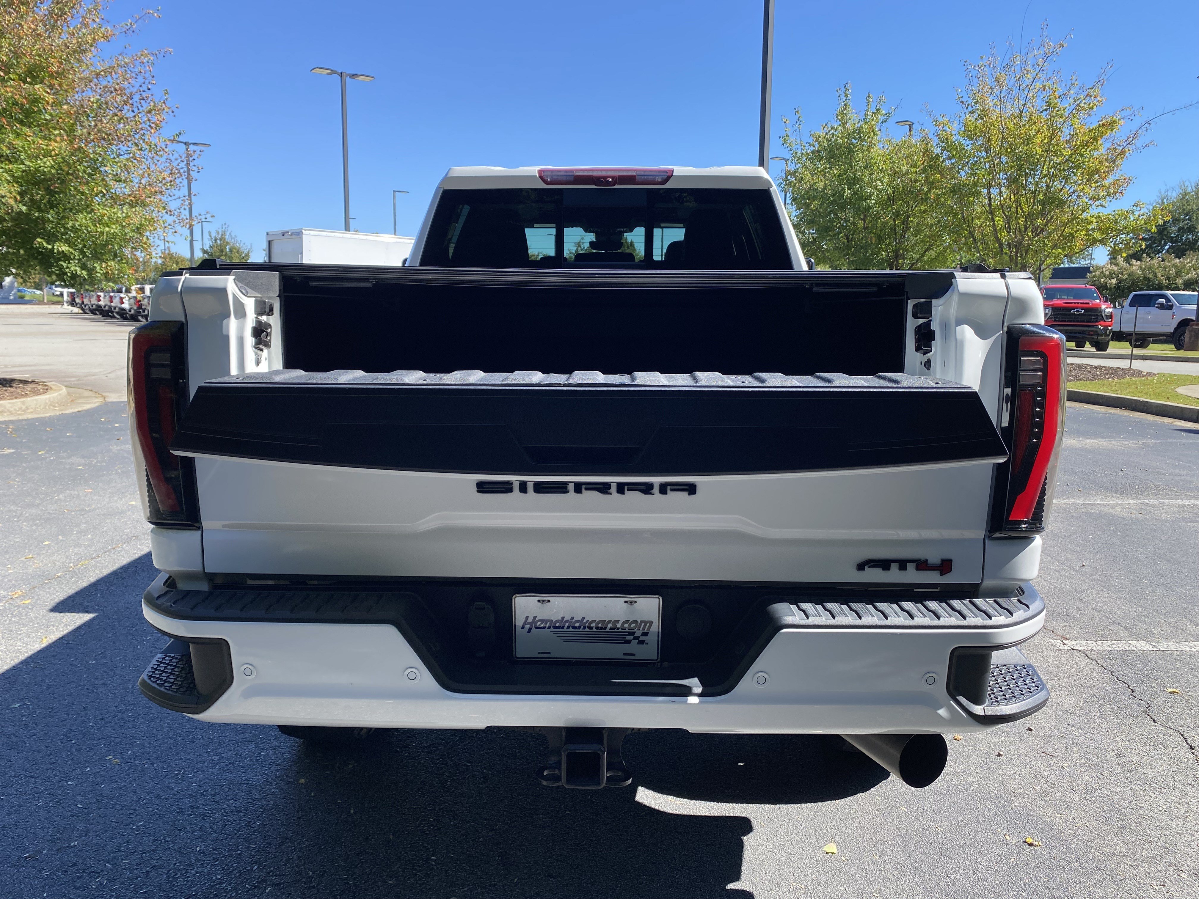 Used 2024 GMC Sierra 2500 AT4 w/ AT4 Premium Plus Package AWD/4WD image 11