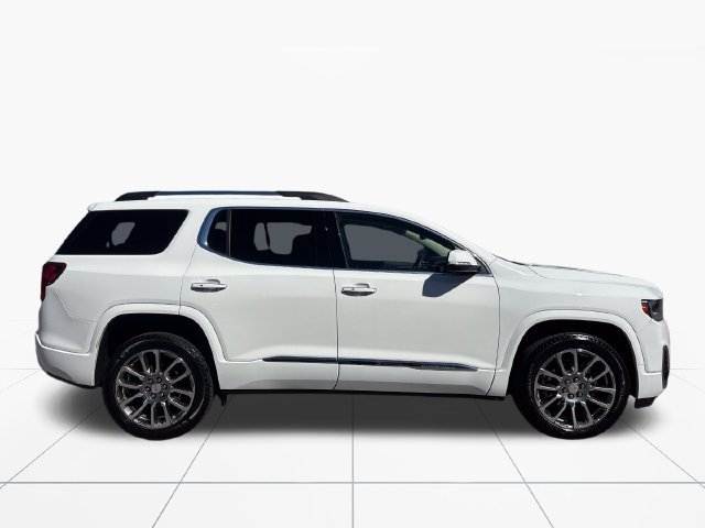 Used 2023 GMC Acadia Denali w/ Denali Technology Package FWD image 7